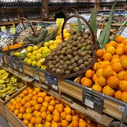 348-biocoop-marseille-grand-littoral-magasin-bio-agrume-kiwi-fruit-legume-saison.webp