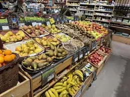 348-biocoop-marseille-grand-littoral-magasin-bio-banane-poire-pomme-fruit-legume.webp