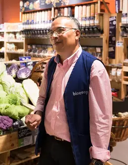 348-biocoop-marseille-grand-littoral-magasin-bio-equipe-fruit-legume.webp