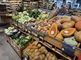 348-biocoop-marseille-grand-littoral-magasin-bio-legume-fruit-courge-saison.webp