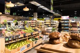 348-biocoop-marseille-grand-littoral-magasin-bio-pain-boulangerie-fruit-1.webp