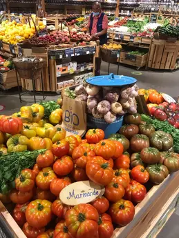 348-biocoop-marseille-grand-littoral-magasin-bio-tomate-ail-fruit-legume-saison.webp