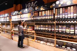 348-biocoop-marseille-grand-littoral-magasin-bio-vrac-assortiment-legumineuse-feculent-riz-pate.webp